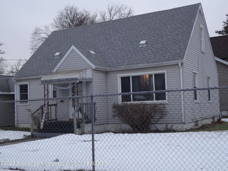 902 W Lapeer St, Lansing, MI 48915 - photo 1