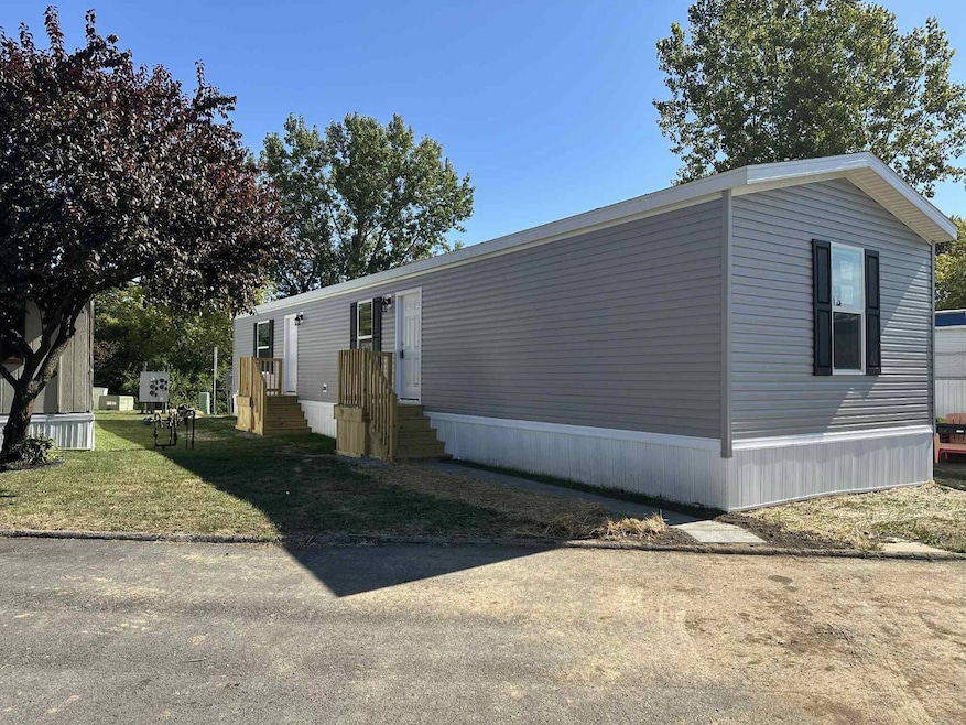 4 Thorn Locust Ln, London, OH 43140 - photo 1