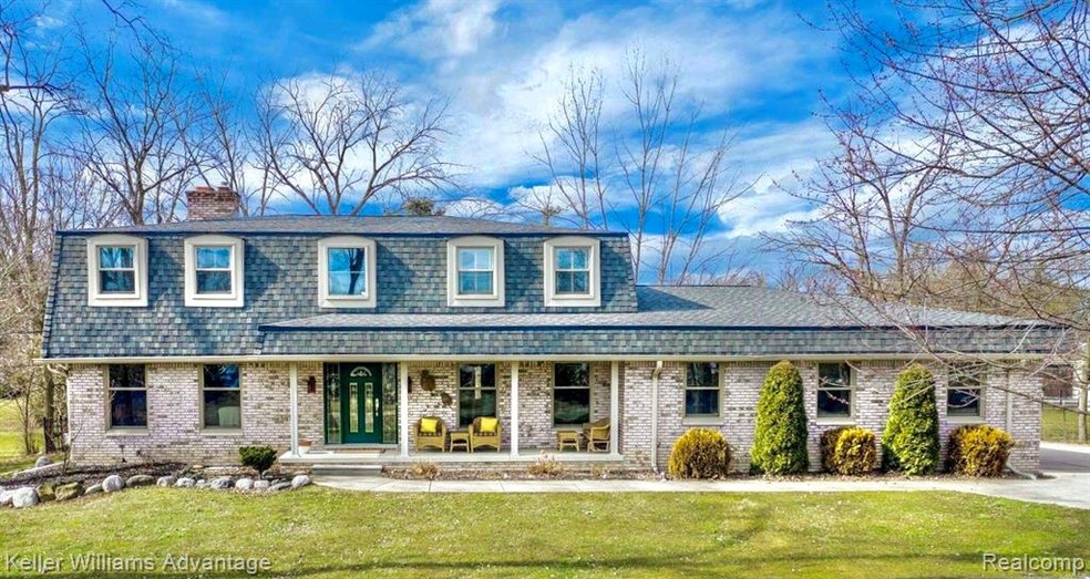 Welcome Home 29296 E River Grosse Ile