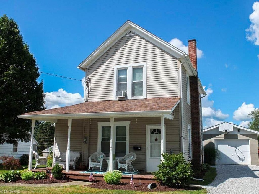 Fantastic 2 bedroom, 1 full bath home on a double 
