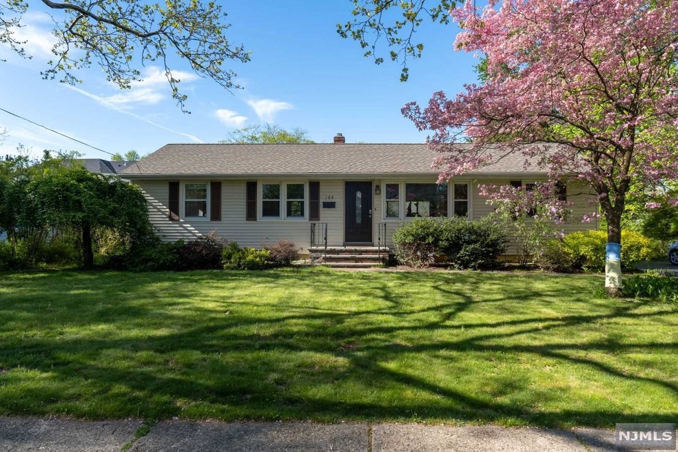 188 Cleenput Terrace, Paramus, NJ 07652 - photo 1