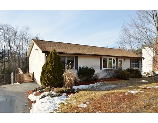 357 Baldwin Dr, Leominster, MA 01453 - photo 1