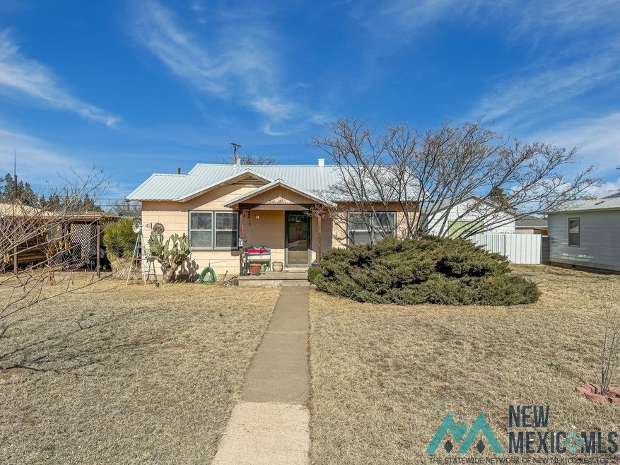 318 E Yucca Dr, Hobbs, NM 88240 - photo 1