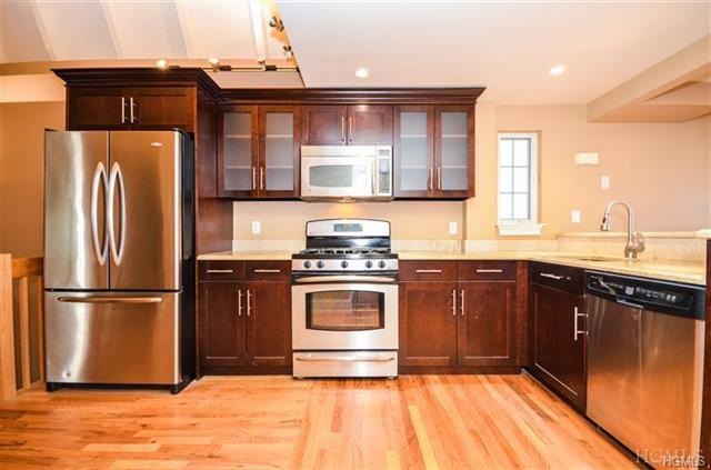 18 N Eckar St unit 1, Irvington, NY 10533 - photo 1