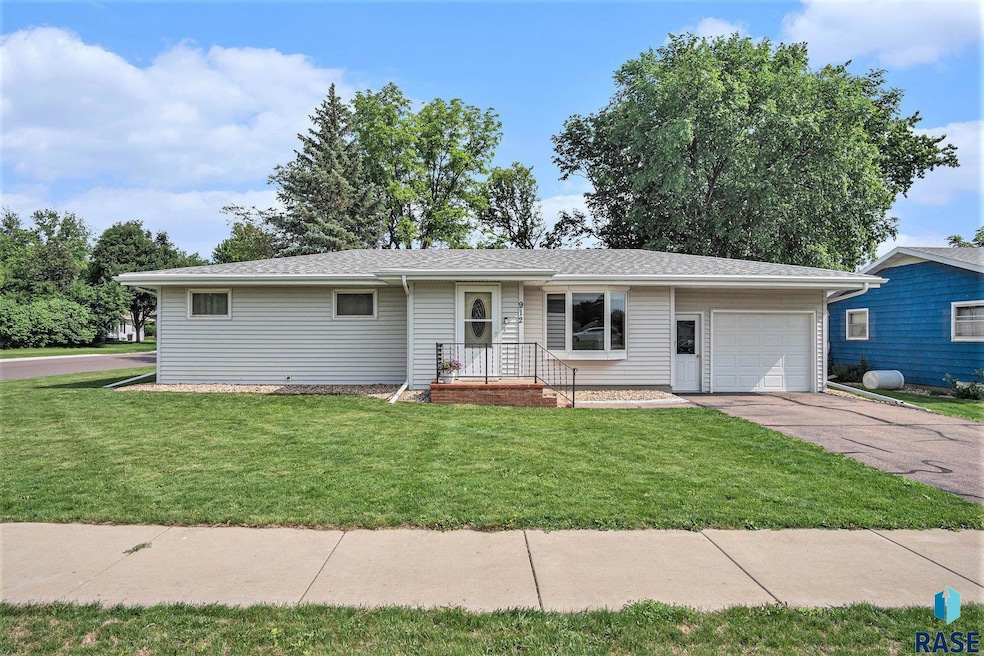 Pending $239,900 • Co-Listing Agent