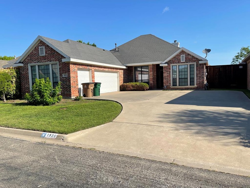 1930 Valleyview Dr, San Angelo, TX 76904 - photo 1