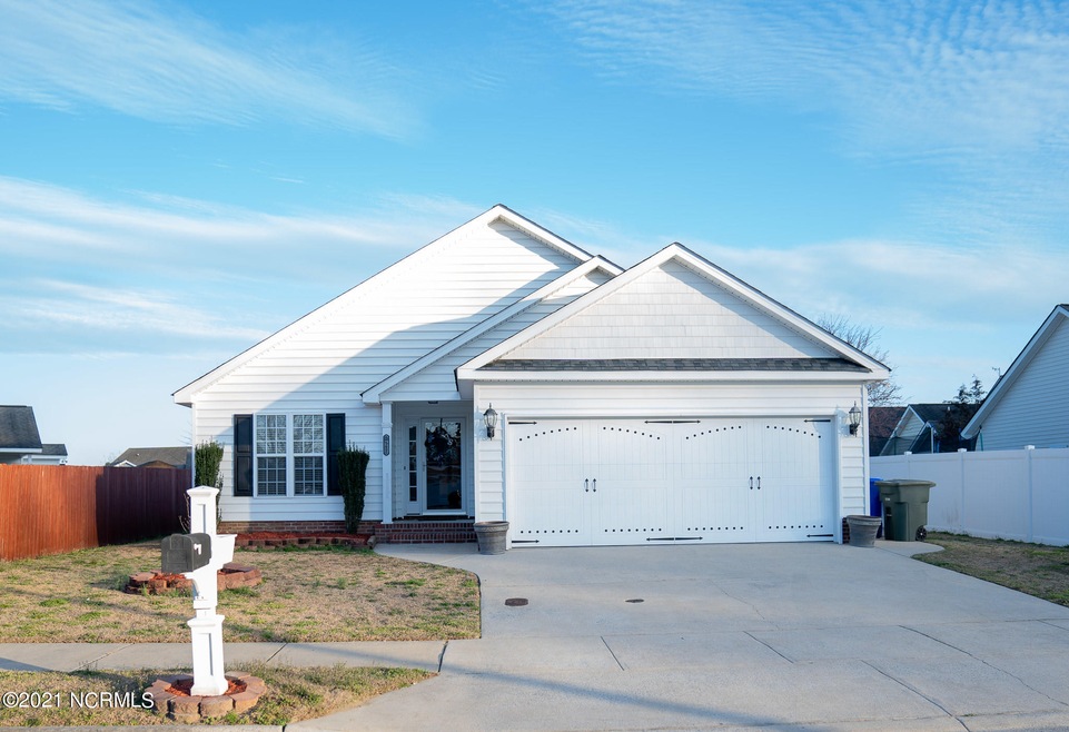 2309 Sawgrass Dr, Winterville, NC 28590 - photo 1