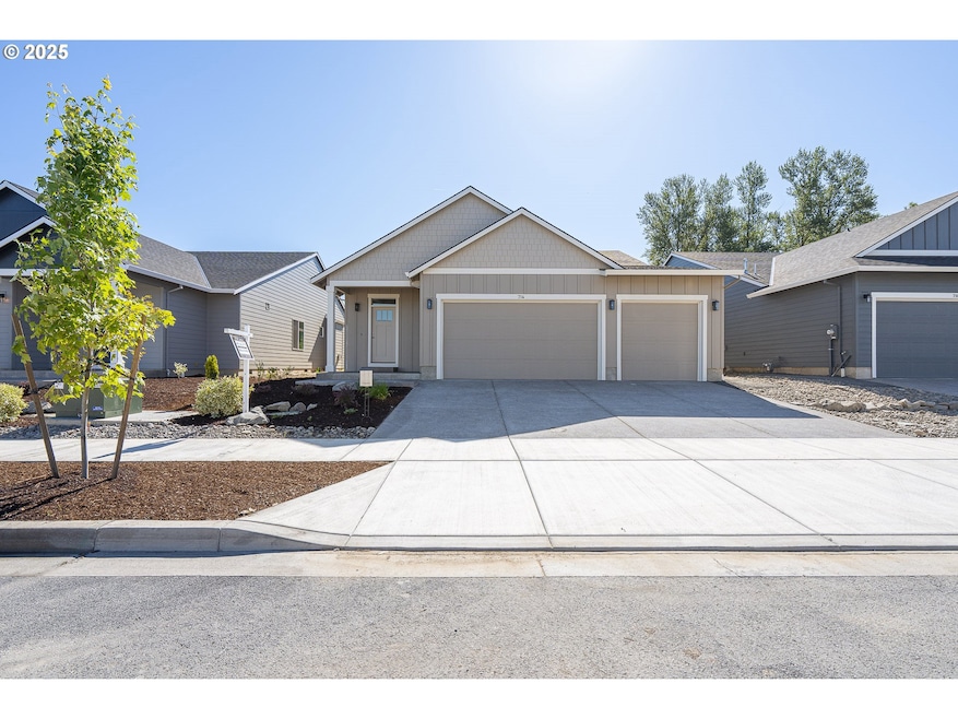 714 Tigerlily St, Silverton, OR 97381 - photo 1