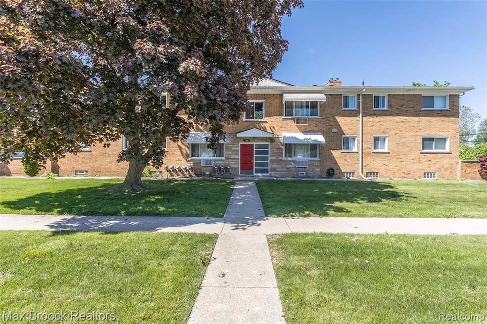 1909 Gardenia Ave unit 3, Royal Oak, MI 48067 - photo 1