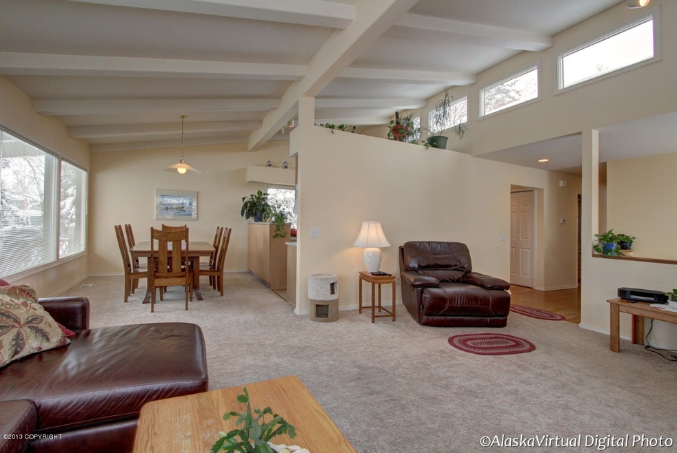 Living Rm/Ding Area