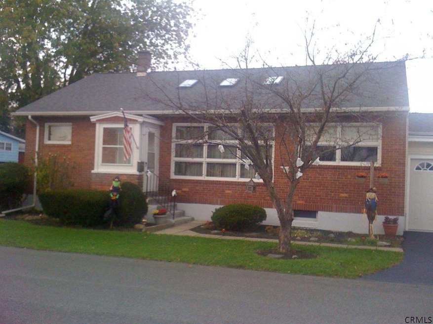 19 Swartson Ct, Albany, NY 12209 - photo 1