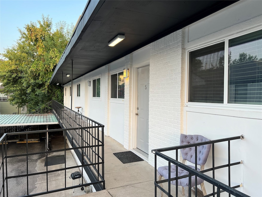 1851 W Main St unit 5, Houston, TX 77098 - photo 1