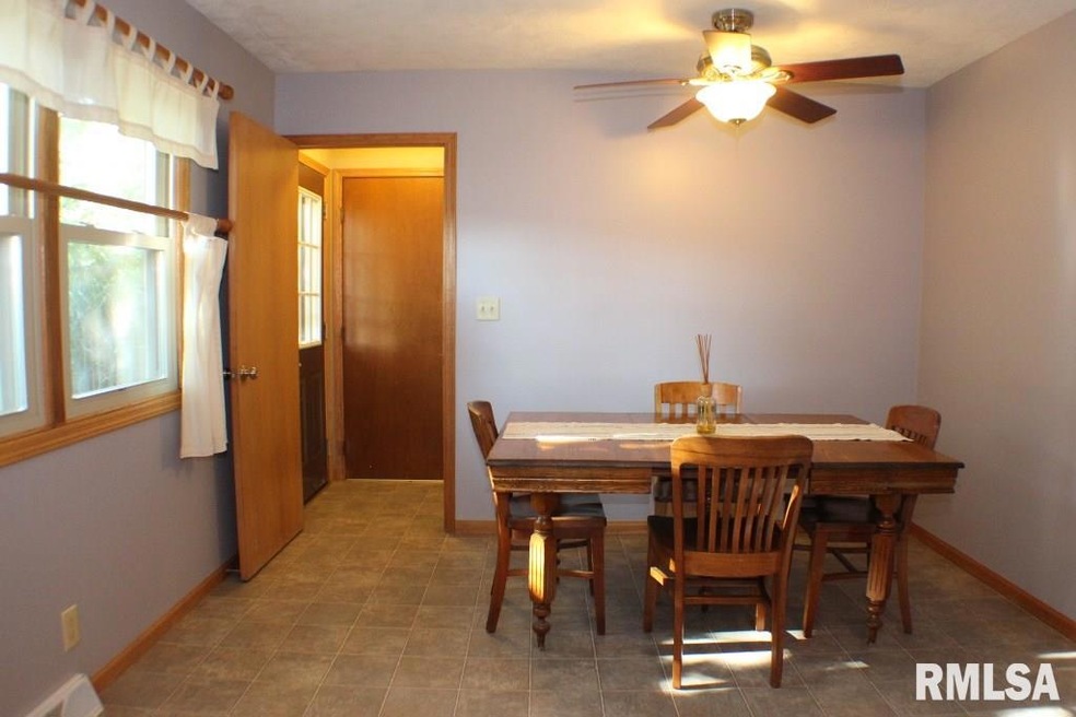 5010 N Ripley St, Davenport, IA 52806 - photo 1