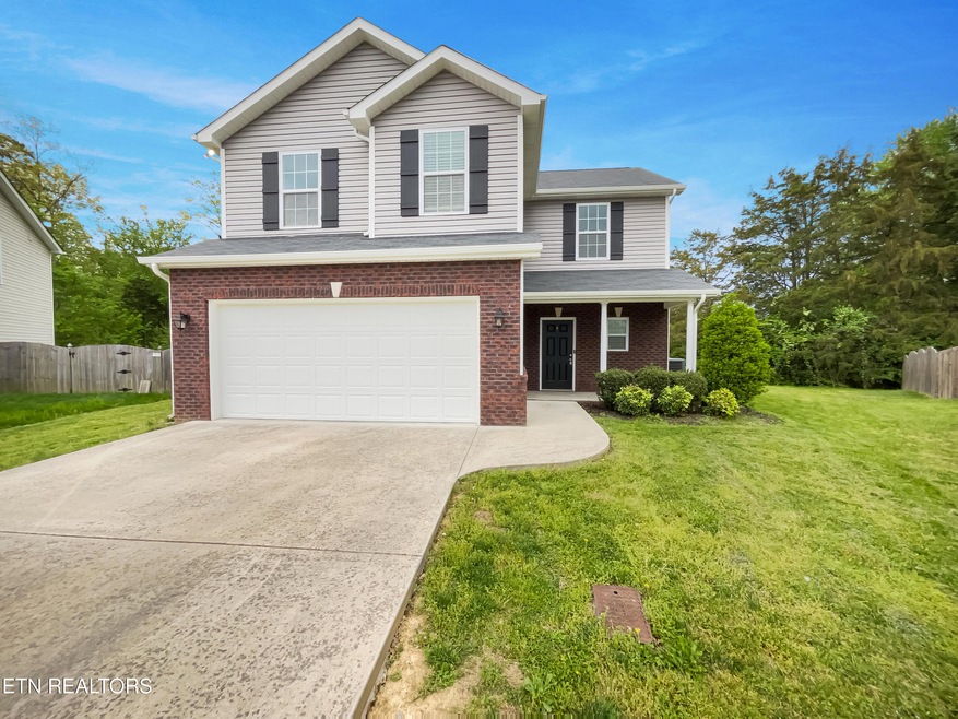 Sold $400,000 • Co-Listing Agent