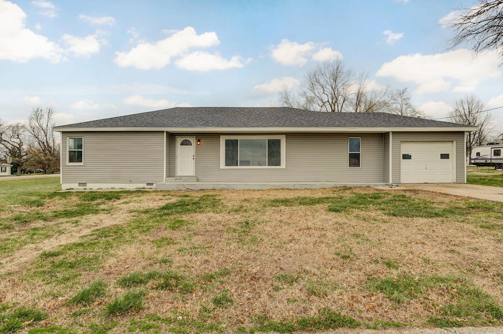 304 W 2nd St, Miller, MO 65707 - photo 1