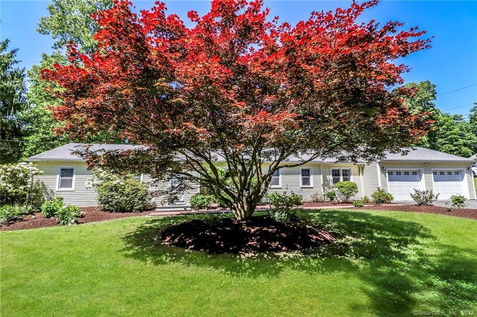 14 Richards Rd, Brookfield, CT 06804 - photo 1