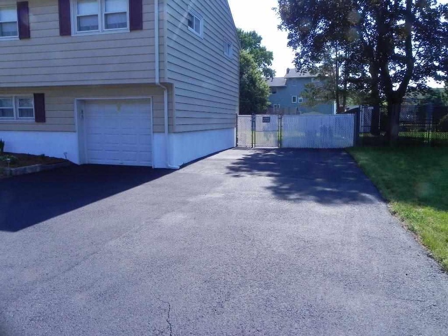 120 Phillips Ave, South Hackensack, NJ 07606 - photo 1