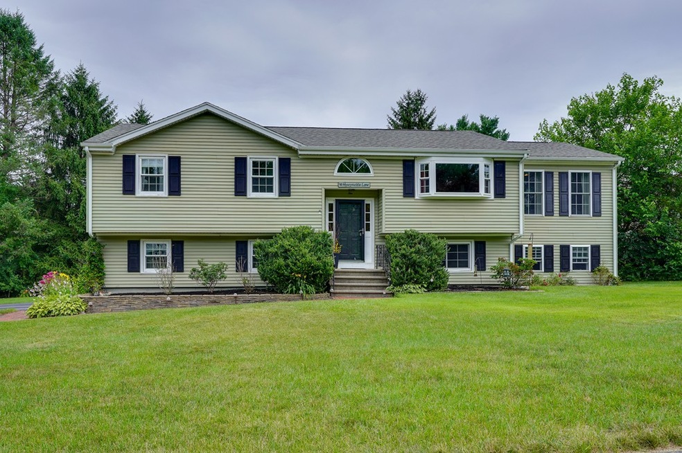 10 Honeysuckle Ln, Shrewsbury, MA 01545 - photo 1