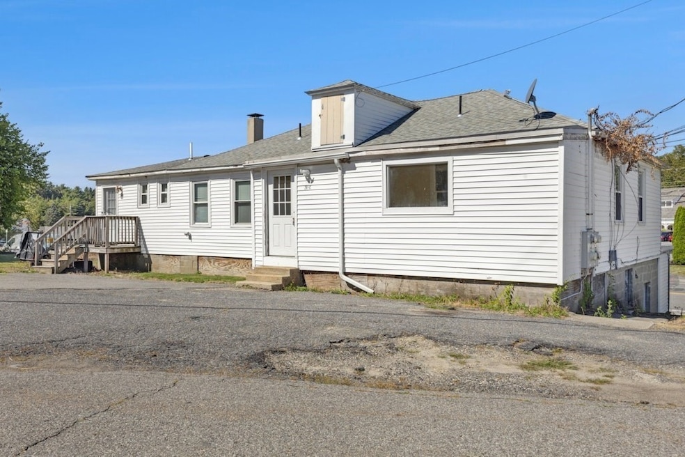 For Rent $1,300/month