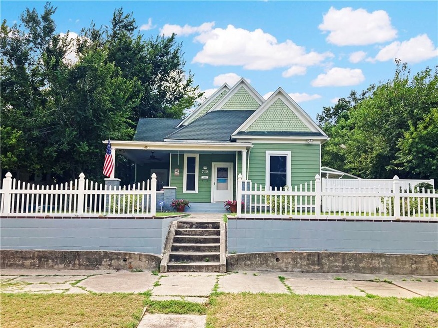 718 N Market Ave, Shawnee, OK 74801 - photo 1