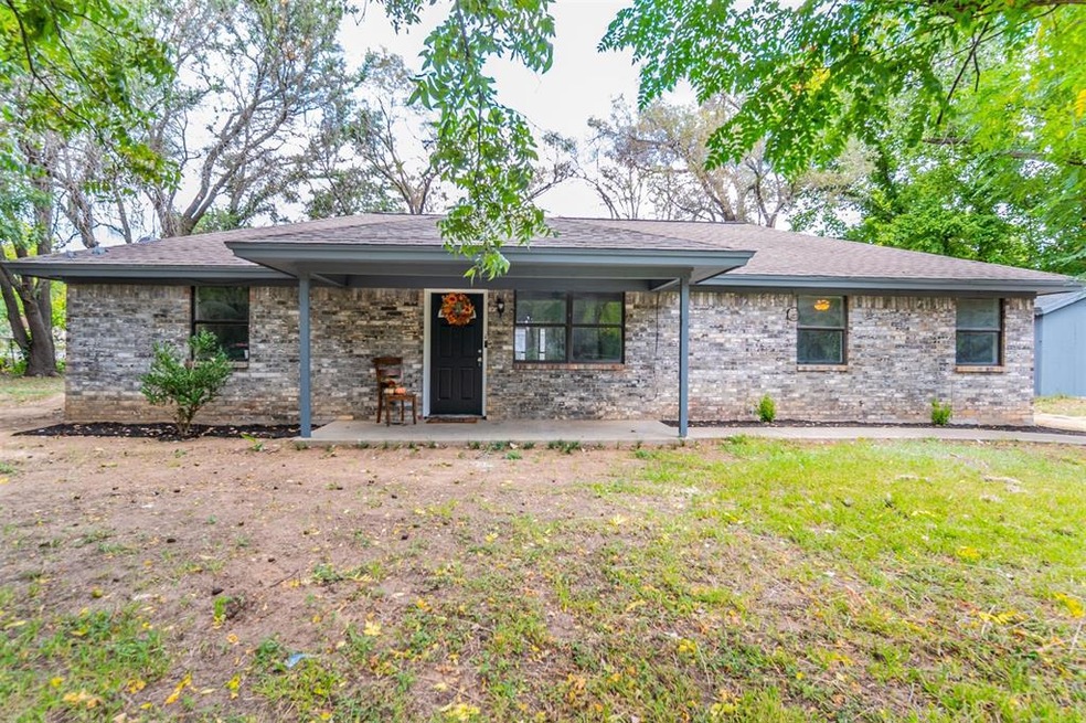 201 Jennings Ave, Boyd, TX 76023 - photo 1