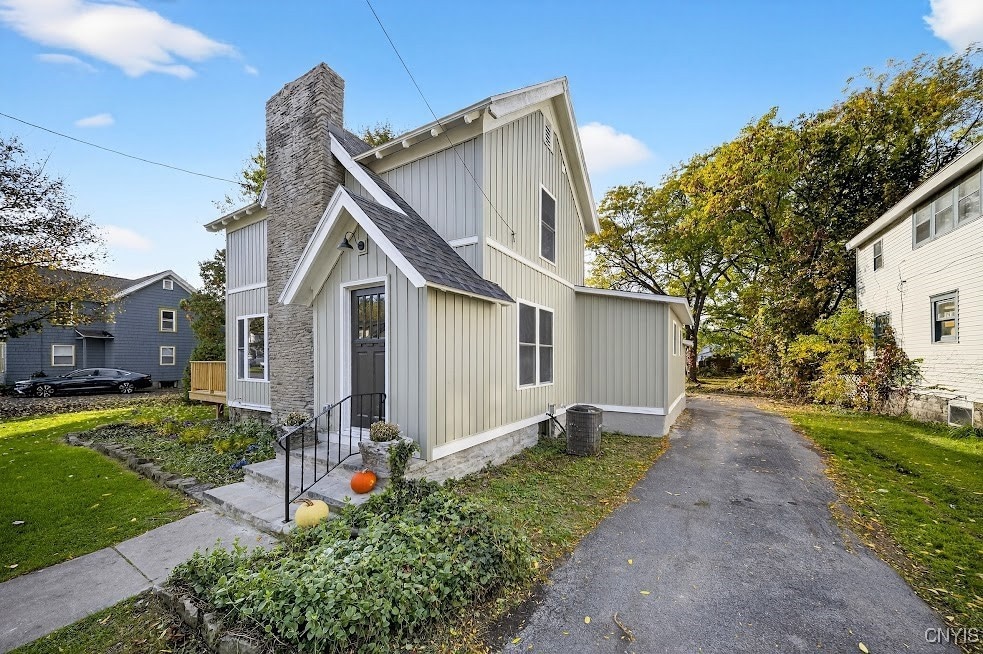 127 W Warrington Rd, Syracuse, NY 13205 - photo 1