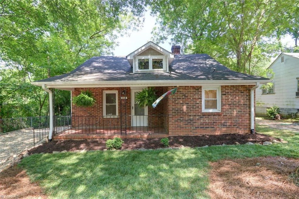 502 Mccoy St, Reidsville, NC 27320 - photo 1