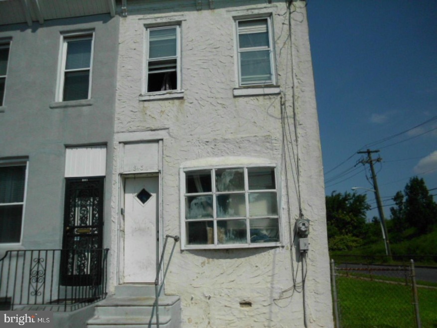843 Pine St, Camden, NJ 08103 - photo 1
