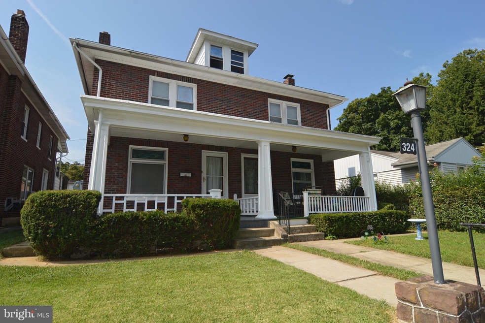 324 W Elm St, Reading, PA 19607 - photo 1
