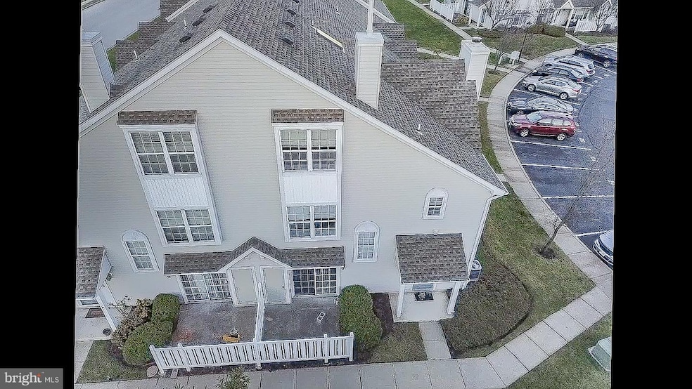 301 Oliphant Ln, Mount Laurel, NJ 08054 - photo 1