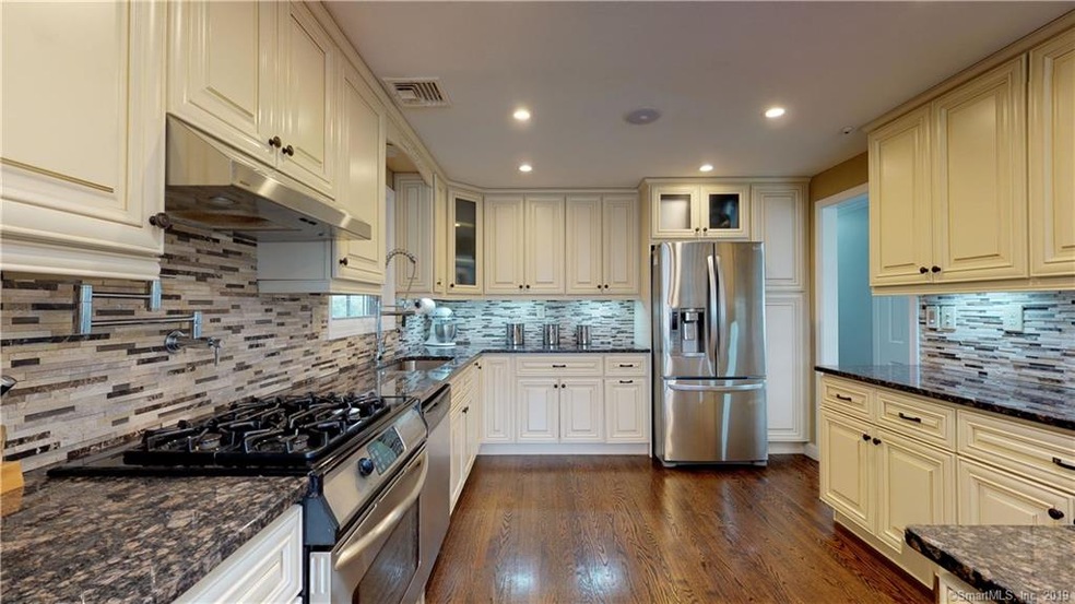 19 Thompson St, Shelton, CT 06484 - photo 1