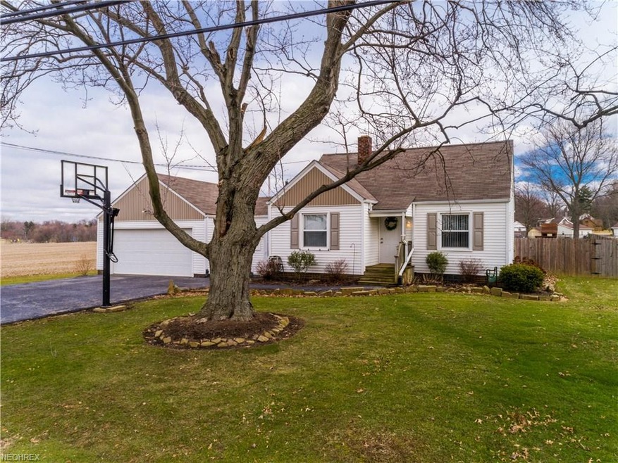 Welcome home to 3660 Stump Ave. SW Navarre, Ohio