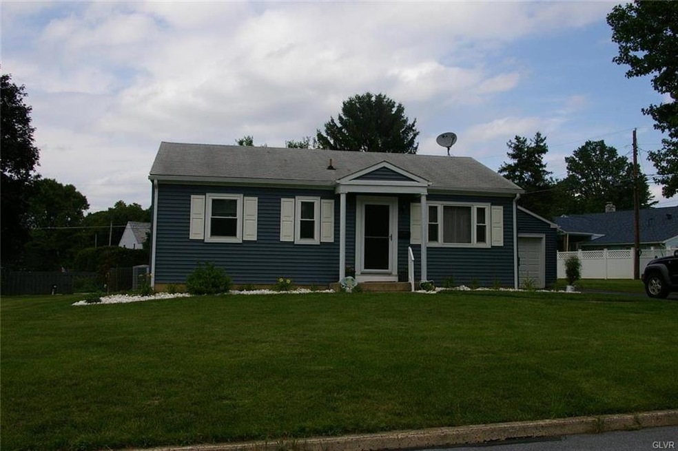 4221 Oakleigh Rd, Allentown, PA 18104 - photo 1