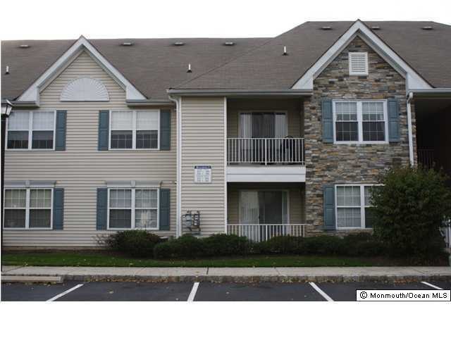 214 Wedgewood Cir, Belford, NJ 07718 - photo 1