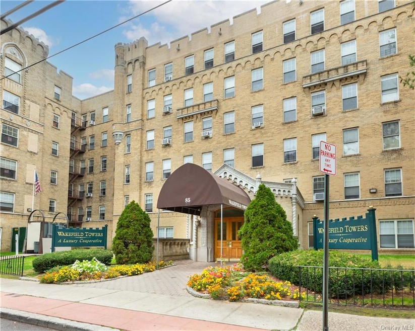 Wakefield Towers unit 4T, Yonkers, NY 10704 - photo 1