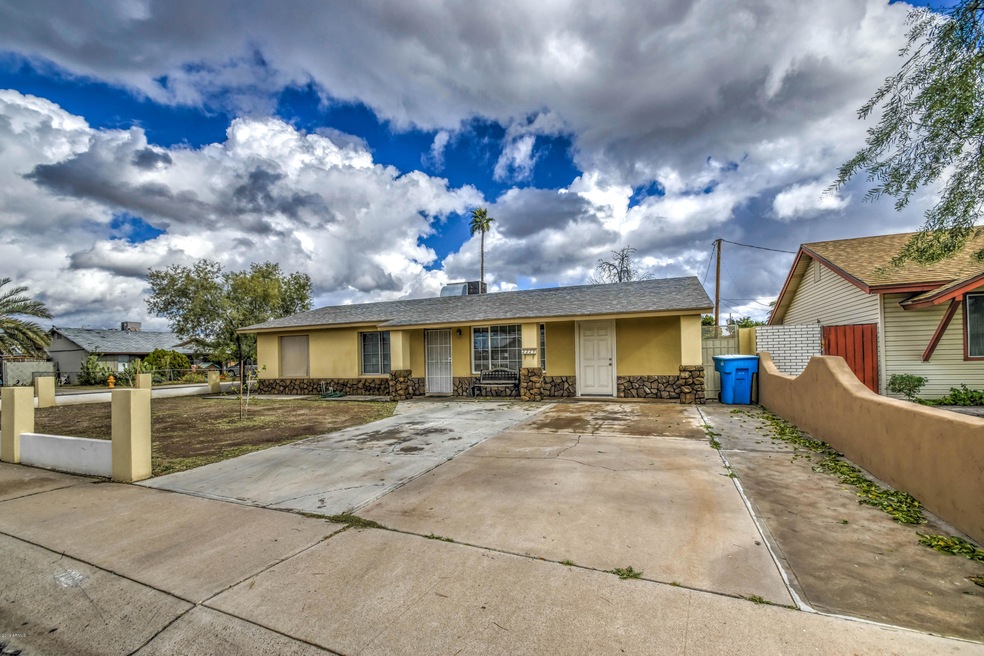 2225 N 48th Dr, Phoenix, AZ 85035 - photo 1