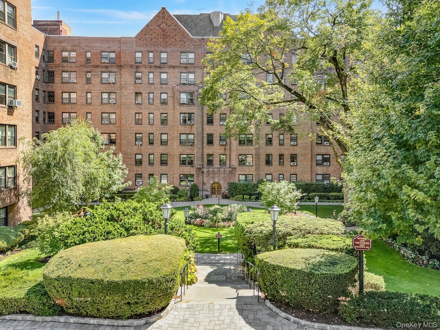 182 Garth Rd unit 1D, Scarsdale, NY 10583 - photo 1