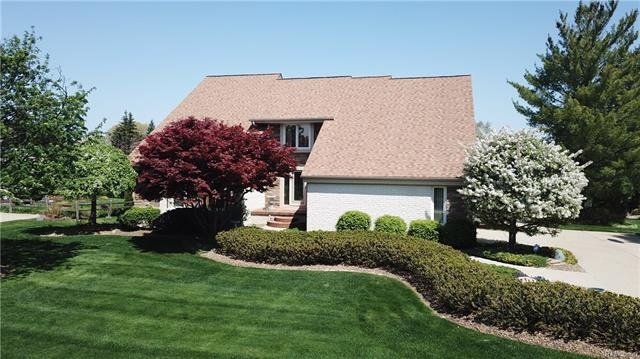 3424 Wedgewood Dr, Rochester Hills, MI 48306 - photo 1