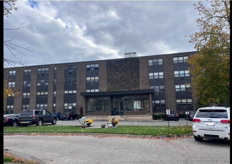 Park Towers Condominiums unit 2A (door  201), Norwalk, CT 06851 - photo 1