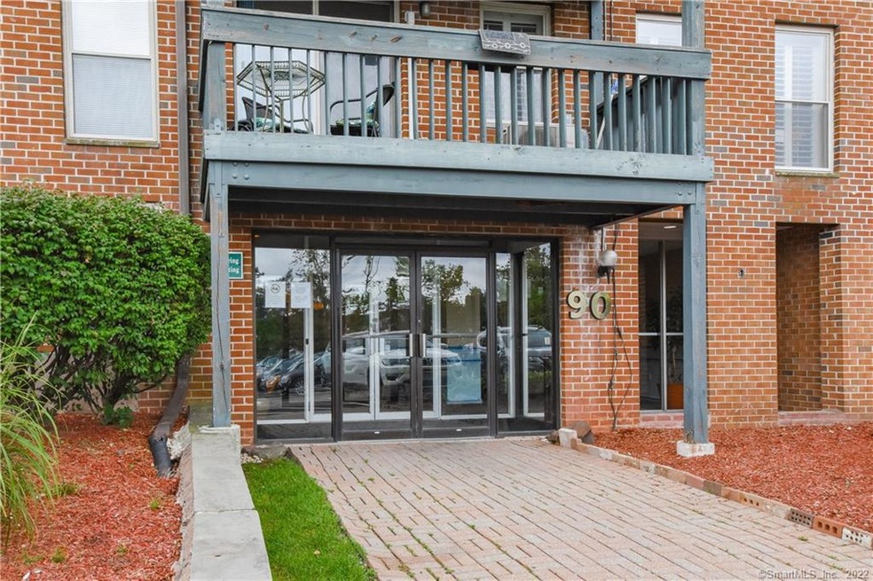 90 Kane St unit C5, West Hartford, CT 06119 - photo 1