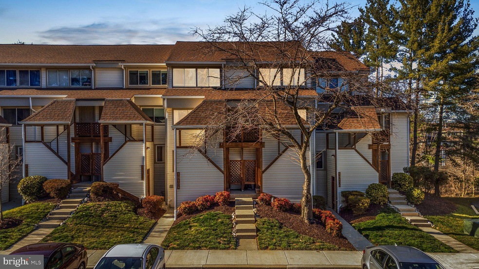 18130 Windsor Hill Dr, Olney, MD 20832 - photo 1