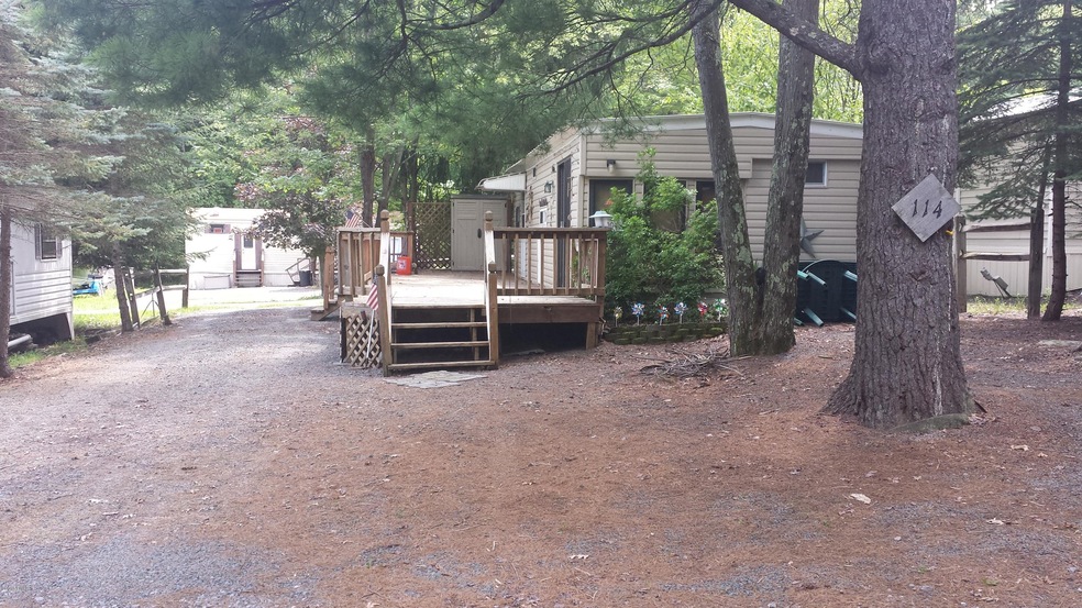 7 Cindy Ln, Hawley, PA 18428 - photo 1