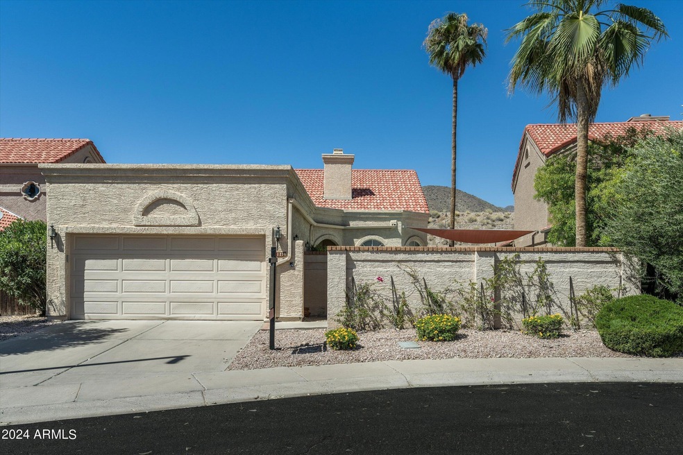 01-11236 E Laurel Ln (2 of 30)