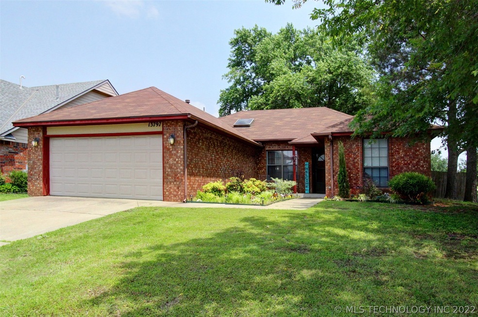 13797 S Oak Place, Glenpool, OK 74033 - photo 1