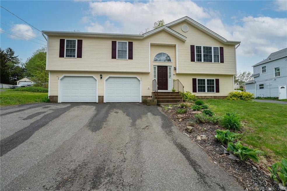 375 Bradley Ave, Waterbury, CT 06708 - photo 1