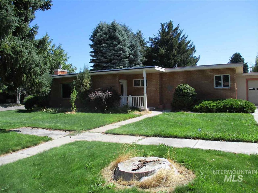 2001 Yale Ave, Burley, ID 83318 - photo 1