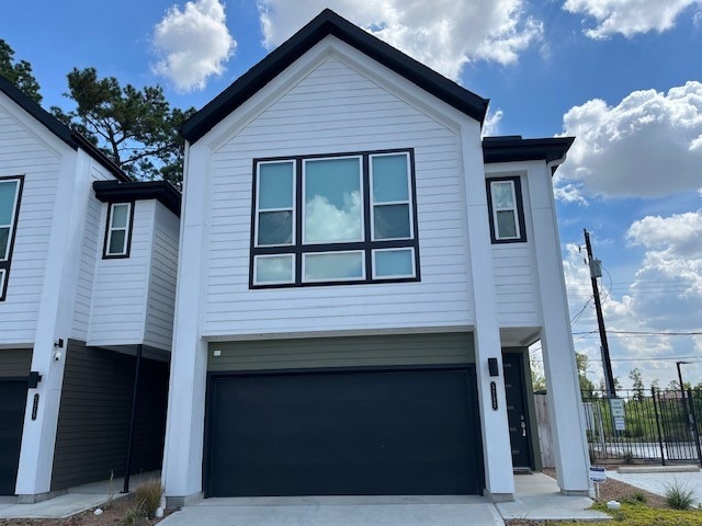 1117 Highland Square Ln, Houston, TX 77091 - photo 1