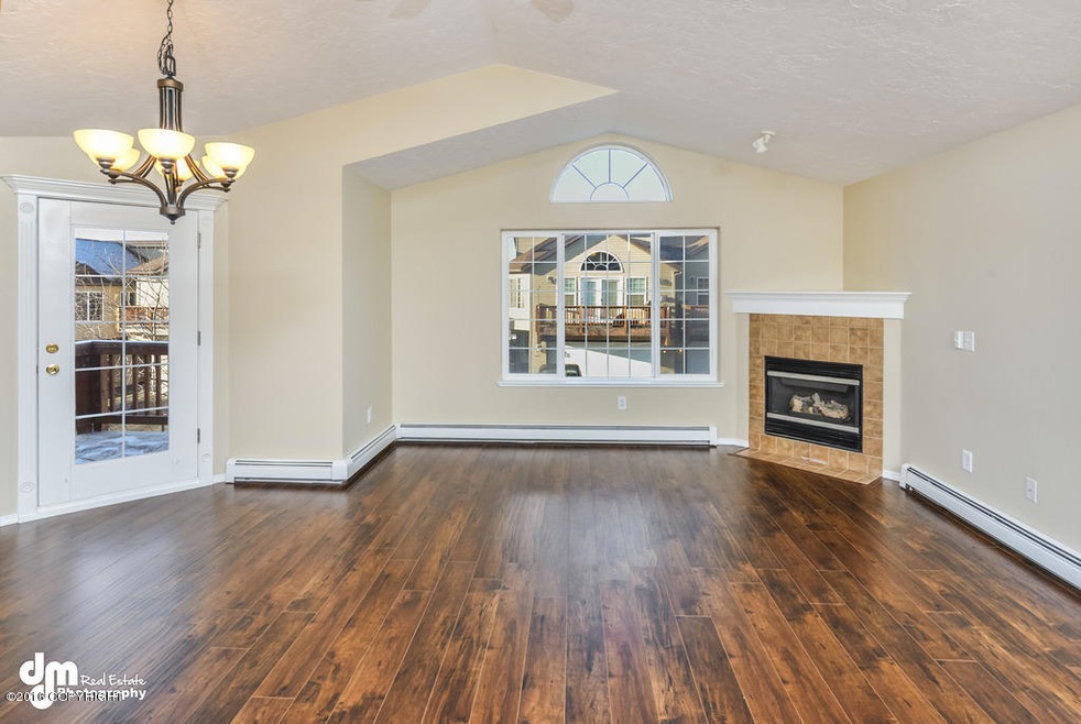 Living Room_2063-SMALL