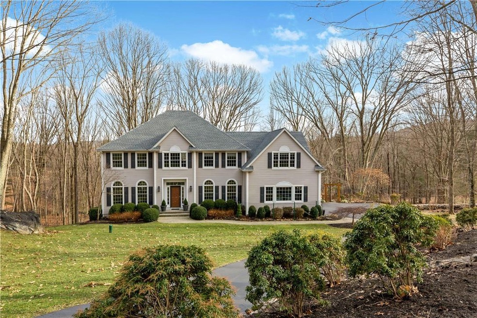 805 Locke Ln, Yorktown Heights, NY 10598 - photo 1