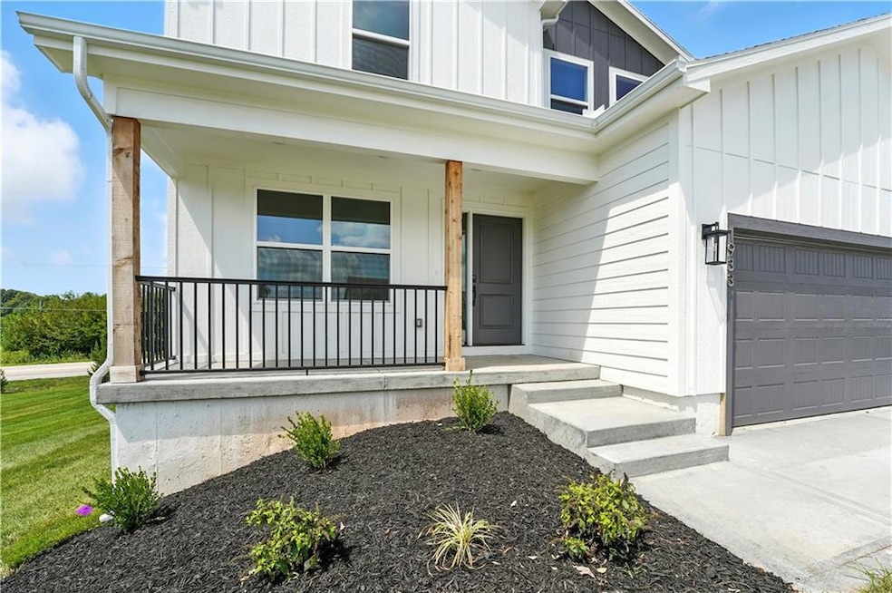 1933 SW Merryman Dr, Lee's Summit, MO 64082 - photo 1